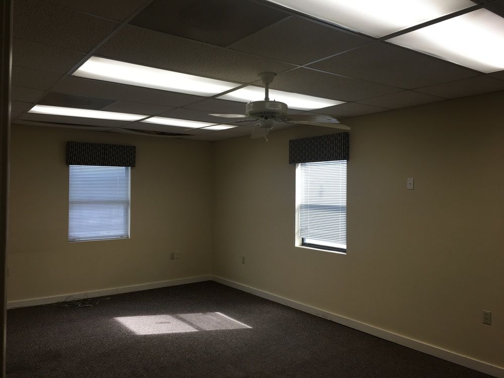 OPPORTUNITY ZONE PROPERTY - 10,975+/- SF Office Building near County Courthouse: 3390 N Liberty St, Canton, MS 39046